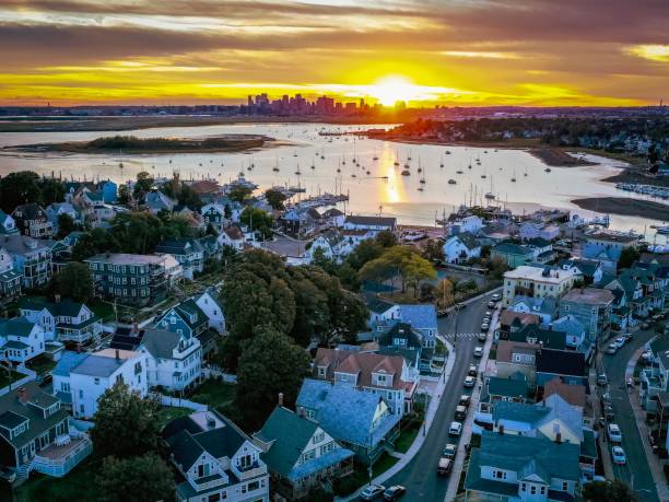 윈스롭에서 출발하는 보스턴, 마 스카이라인 일몰 - boston skyline panoramic boston harbor 뉴스 사진 이미지