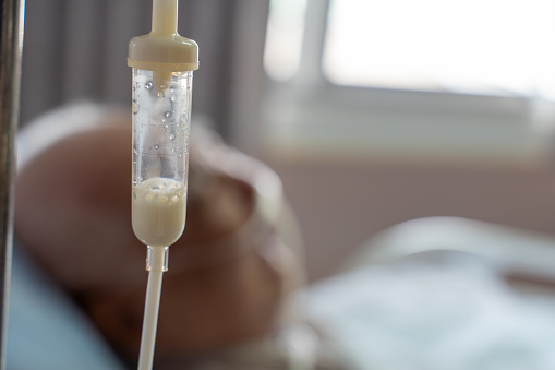 Nutrición Parenteral En El Pabellón Del Hospital Foto de stock y más banco de imágenes de Comida sana - Comida sana, Falso, Alimentar - iStock Nutrición Parenteral En El Pabellón Del Hospital Foto de stock y más banco de imágenes de Comida sana - Comida sana, Falso, Alimentar - iStock
