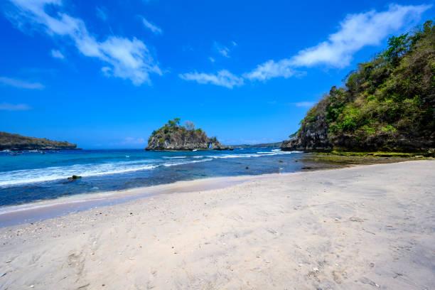 istock Crystal Bay Nusa Penida Bali 1182921302