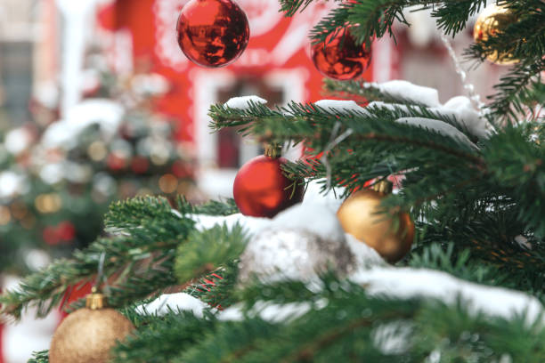 istock Christmas tree and market in Moscow 1182925477