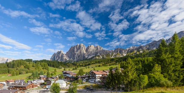 vorhang - cortina dampezzo stock-fotos und bilder