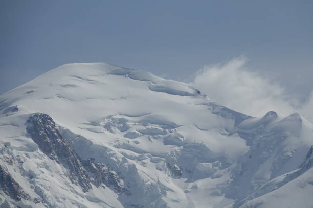 istock Rope to attack Mont Blanc 1182946988