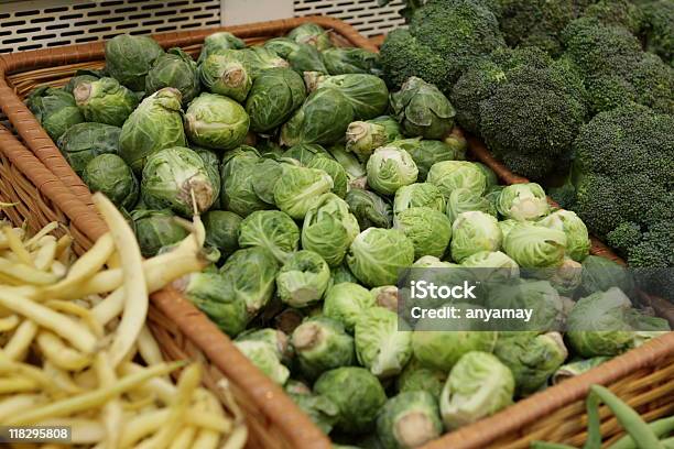 Brussels Sprout Stockfoto und mehr Bilder von Rosenkohl - Rosenkohl, Supermarkt, Agrarbetrieb