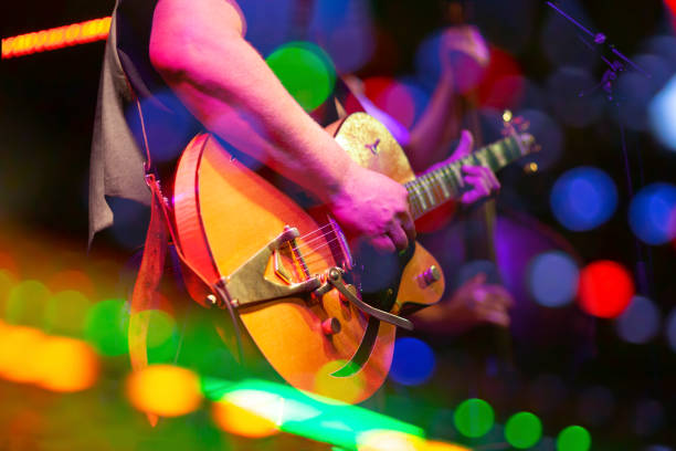 toque a guitarra elétrica - música pop - fotografias e filmes do acervo