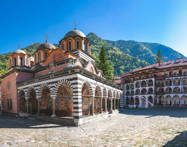 リラの僧院にブルガリア - monastery ストックフォトと画像