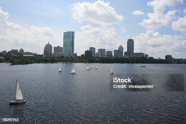 Photo libre de droit de De Boston banque d'images et plus d'images libres de droit de Back Bay - Back Bay, Bateau à voile, Boston - Massachusetts