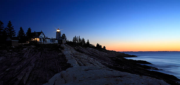 phare de pemaquid - pemaquid point lighthouse photos et images de collection