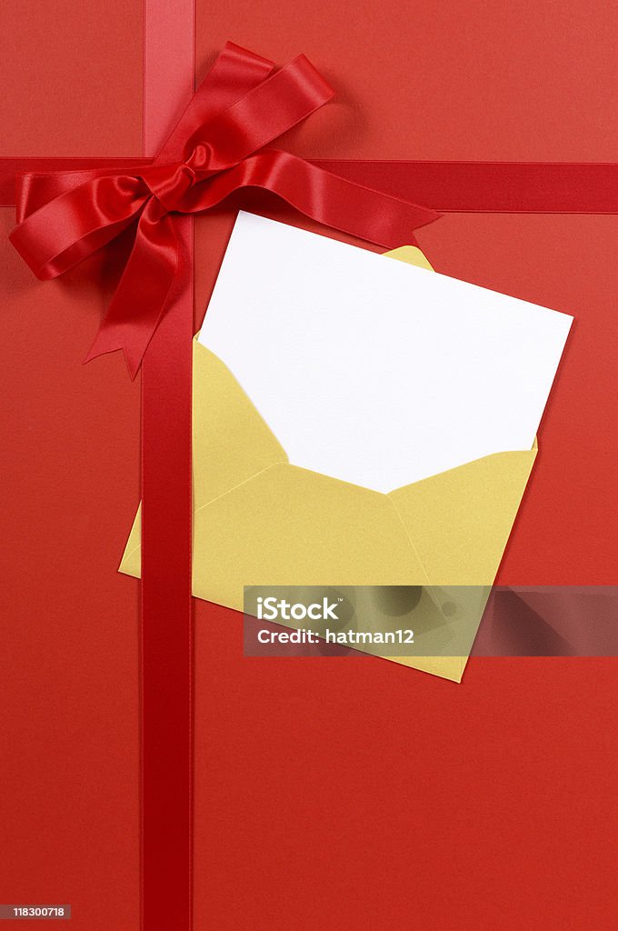 Rot Geschenk mit leeren Grüße Karte - Lizenzfrei Band Stock-Foto