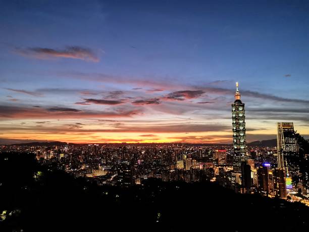 istock Elephant view above Taipei 1183021690