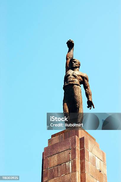 Statue Советского Работника — стоковые фотографии и другие картинки Бронза - Бронза, Бывший Советский Союз, Вертикальный