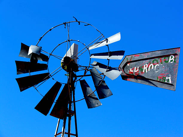 60+ Windmill Broken Abandoned Run Down Stock Photos, Pictures
