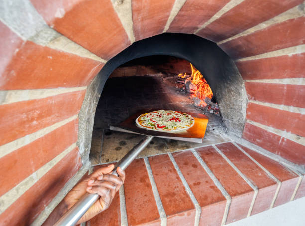 istock Wood traditional pizza oven 1183062378