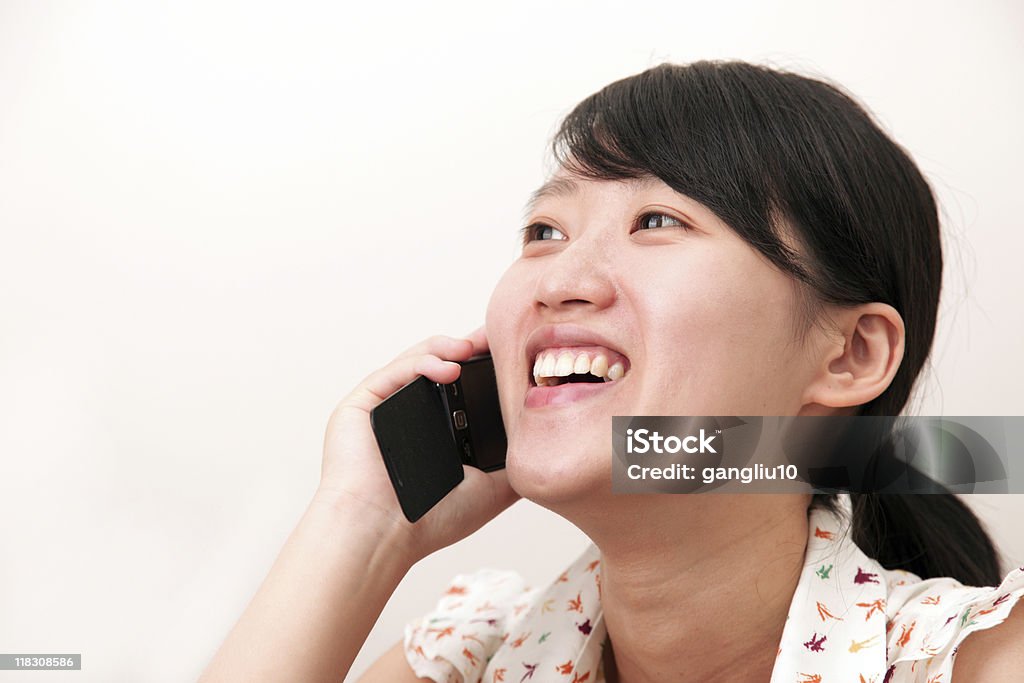 Chica con un cellphone - Foto de stock de Adulto libre de derechos