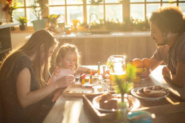 istock Starting the weekend with family 1183098352