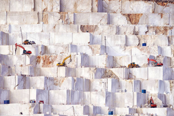 marble mining - quarry imagens e fotografias de stock