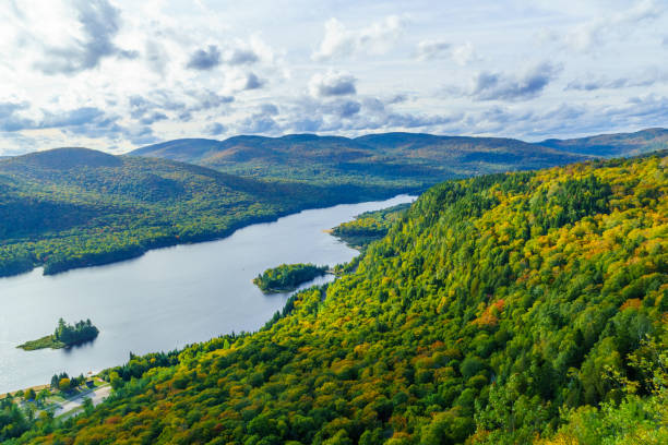 istock La Roche observation point, in Mont Tremblant National Park 1183122081
