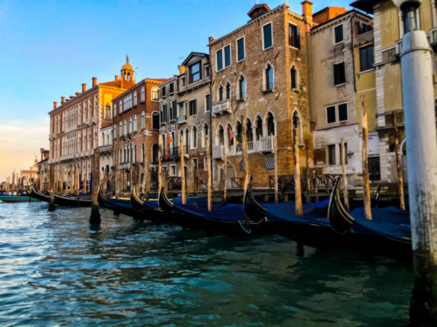 istock STYLE OF VENETIAN LIFE 1183126101