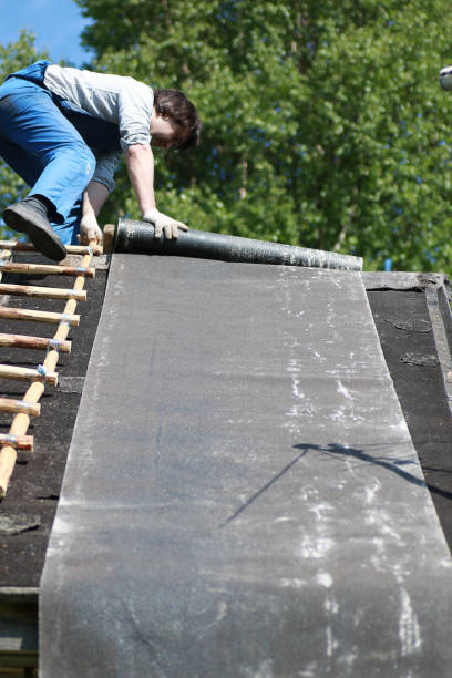 istock a man in the form of a builder 1183149175