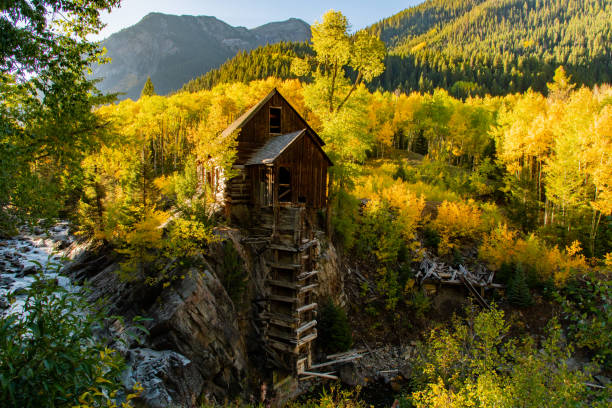 el hermoso molino de cristal en colorado - crystal fotografías e imágenes de stock