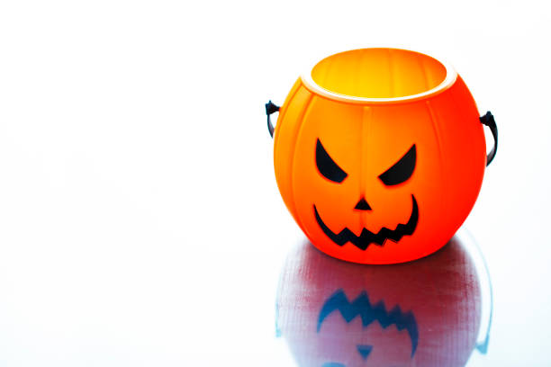 istock Halloween pumpkin sugar basket 1183192151