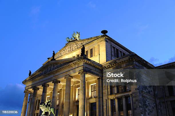 Foto de Gendarme Berlim Teatro No Mercado Crepúsculo Inferior View e mais fotos de stock de Alemanha