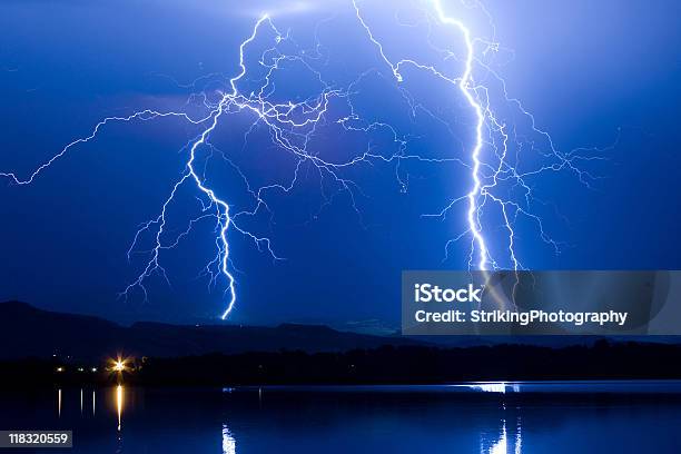 Lightning 언덕과 레이브 0명에 대한 스톡 사진 및 기타 이미지 - 0명, 경관, 구름