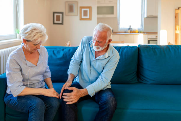 istock Senior man with knee arthritis 1183250500