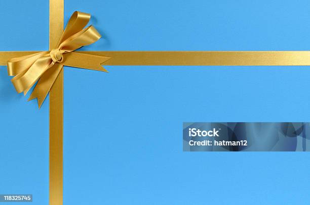 Azul E Ouro Oferta - Fotografias de stock e mais imagens de Aniversário - Aniversário, Azul, Caixa de presentes