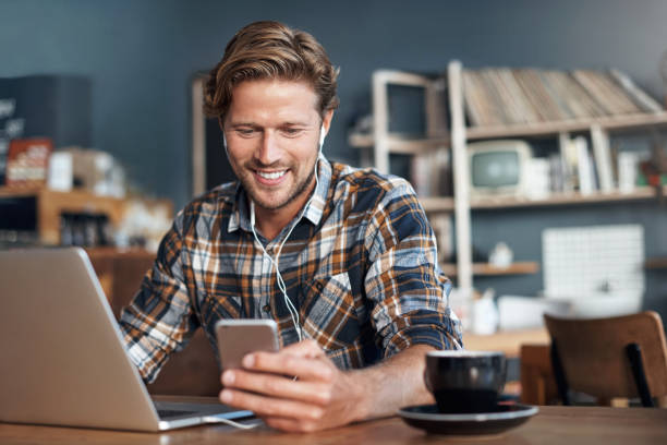 istock I found a great cafe and they have free wifi too 1183292397