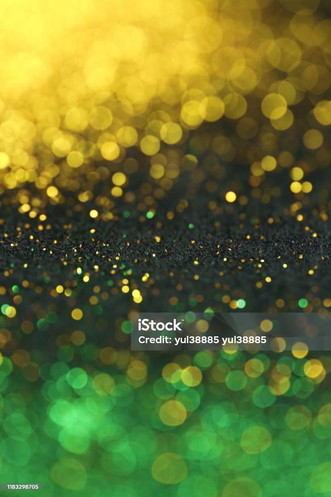 Fondo De Pantalla Teléfono Brillante Brillo Año Nuevo Y Fondo De Navidad Fondo Macro Brillo Dorado Y Verde Con Bokeh Brillante Sobre Un Fondo Negro Textura Brillante Foto de stock y más Fondo De Pantalla Teléfono Brillante Brillo Año Nuevo Y Fondo De Navidad Fondo Macro Brillo Dorado Y Verde Con Bokeh Brillante Sobre Un Fondo Negro Textura Brillante Foto de stock y más