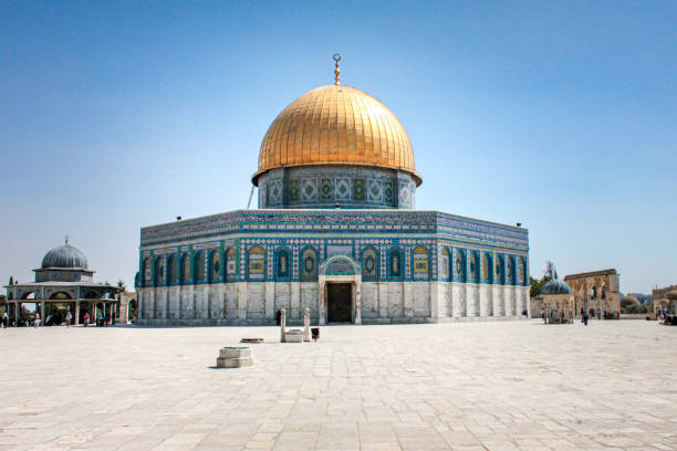 felsenkuppel - jerusalem, israel - dome of the rock jerusalem israel arch stock-fotos und bilder