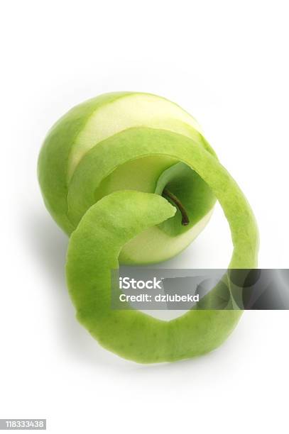 Grüner Apfel Mit Peelings Stockfoto und mehr Bilder von Abnehmen - Abnehmen, Apfel, Apfelsorte Granny Smith