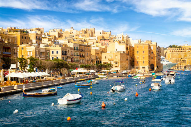 istock Malta - Mediterranean travel destination, bay in Isla 1183336273