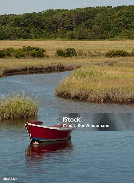 Photo libre de droit de Le Rouge Saintpierre banque d'images et plus d'images libres de droit de Bateau à rames - Bateau à rames, Cape Cod, Doris