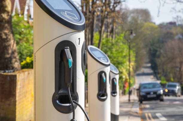 electric car charging station on london street - power supply power supply box power equipment imagens e fotografias de stock