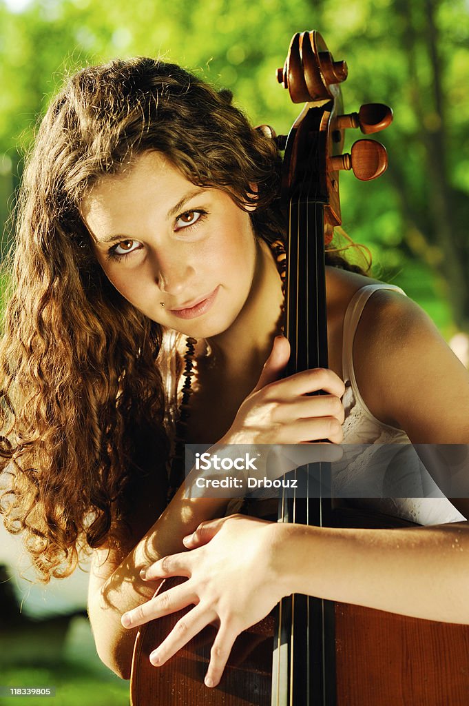 Violoncelista - Foto de stock de 18-19 Anos royalty-free