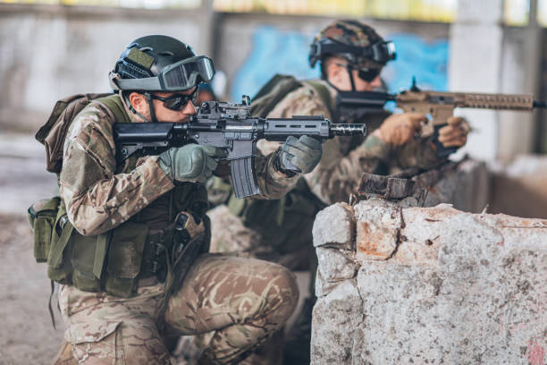 istock Soldiers in action 1183426000