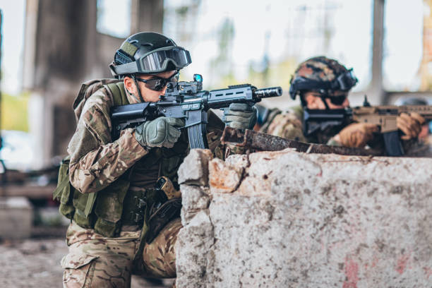 istock Soldiers in action 1183426045