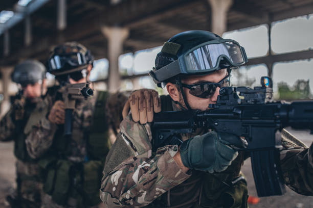 istock Soldiers in action 1183426182