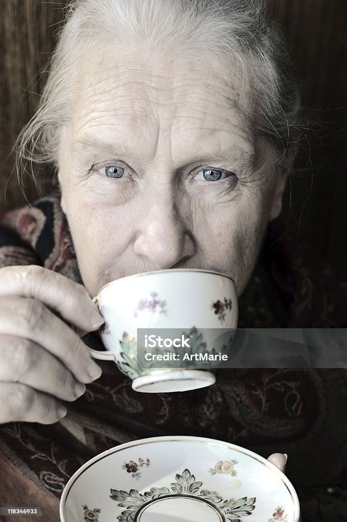 Di donna anziana - Foto stock royalty-free di 70-79 anni