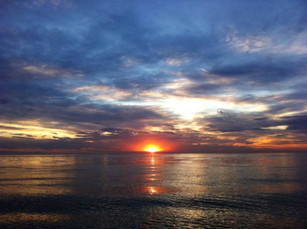 istock Beautiful sunset in the sea 1183502638