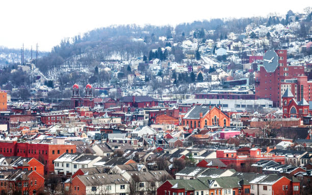 istock American town - Pittsburgh, PA 1183560754