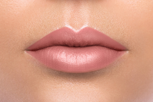 Hermosos labios femeninos photo