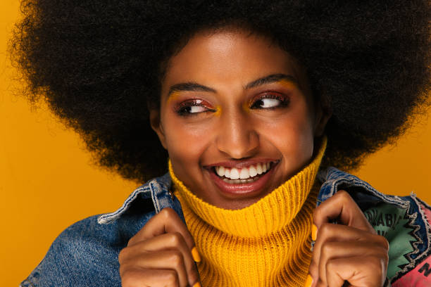 istock Beautiful afro woman 1183573109