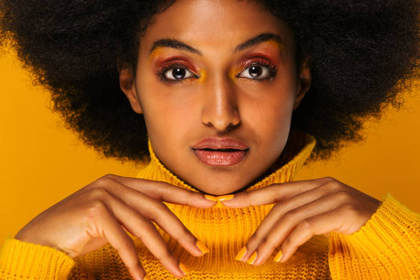 istock Beautiful afro woman 1183573197