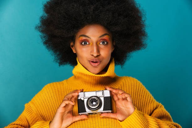 istock Beautiful afro woman 1183573856