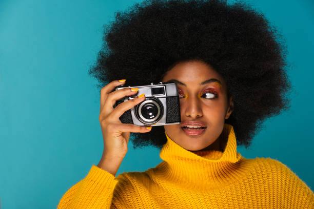 istock Beautiful afro woman 1183573871