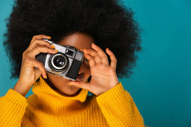 istock Beautiful afro woman 1183573880