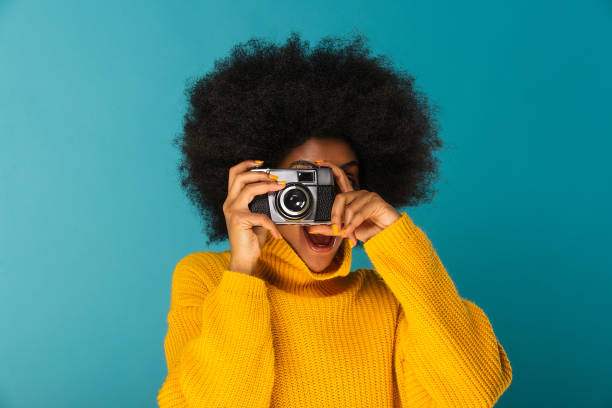 istock Beautiful afro woman 1183573899