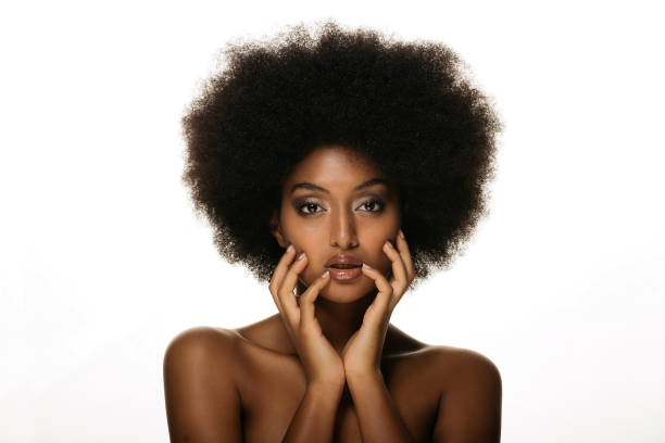 hermosa mujer afro - ethnic editorial make up colors fotografías e imágenes de stock